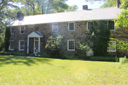 Int/Ext Fang House