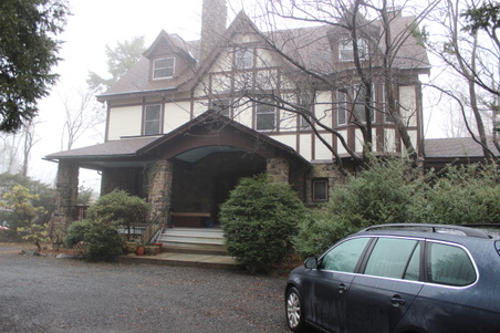 I/E Fang House