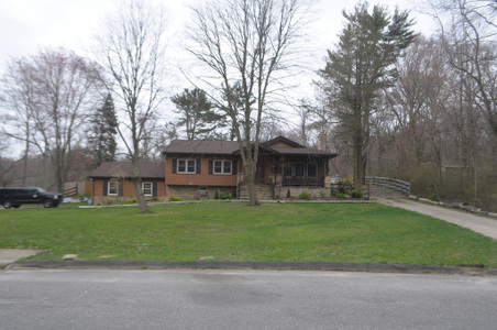 Horse farm 15 Goldfinch Lane, Huntington