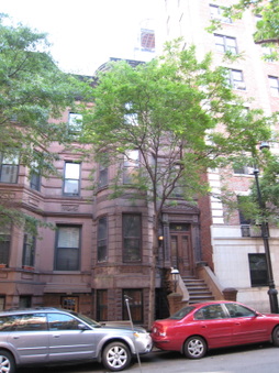 I/E SAM'S APARTMENT