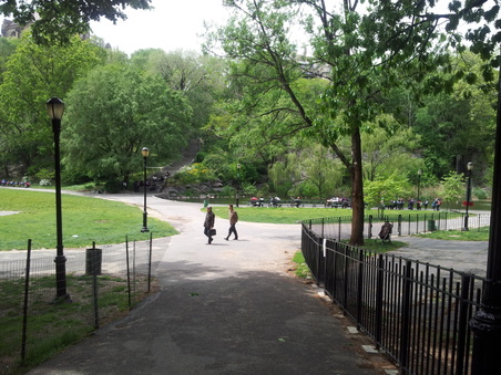 Ext. Central Park-Eating Lunch on Bench
