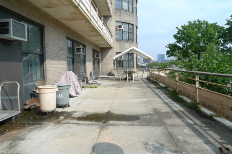 Enlarge photo 77