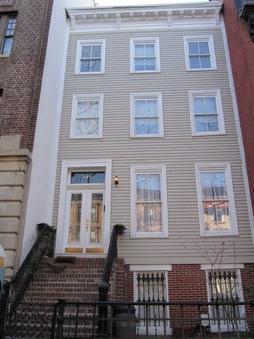 EXT BURKE HOUSE