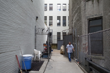 Enlarge photo 4