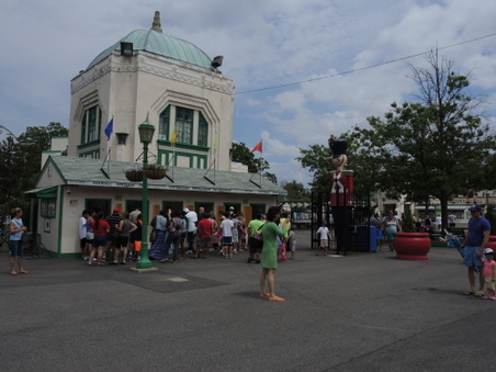 Enlarge photo 2
