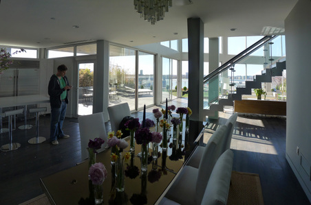 Enlarge photo 17