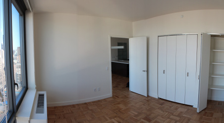 Enlarge photo 24