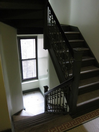 Apt 4B