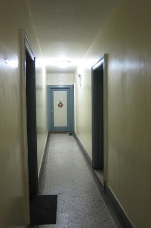 Apt 2E