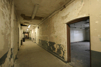 Enlarge photo 90