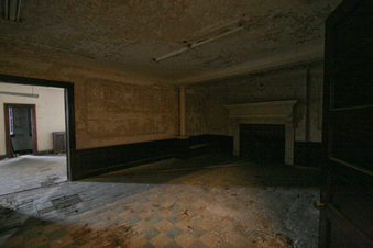 Enlarge photo 99