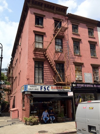 BARBER SHOPS & HAIRSALONS