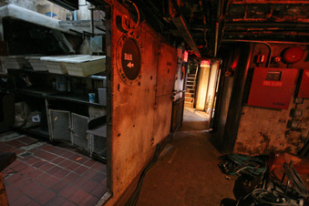 Enlarge photo 38