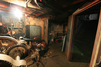 Enlarge photo 69