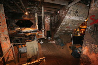 Enlarge photo 129