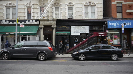 Jimmy's bar/Standings bar
