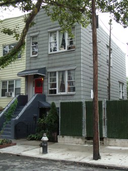 586 Humboldt Street