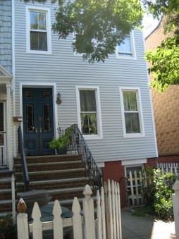 628 Vanderbilt Street