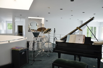 Enlarge photo 32