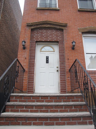 221 Ainslie