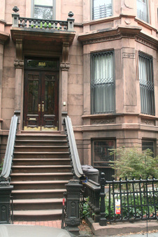 833 President St