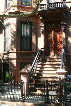 835 President St b/t 7-8 Av