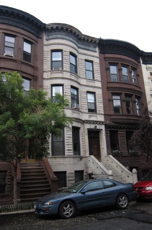 Lorieo Brownstone