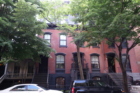 410 E 85th St