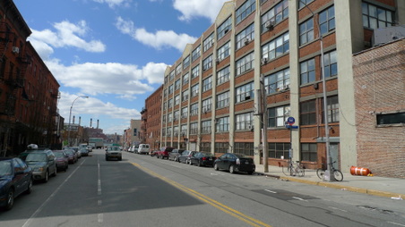 Greenpoint Ave btw West & Franklin St