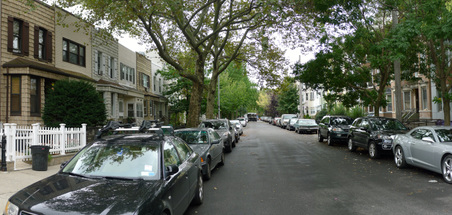 N Henry St (Nassau Ave-Norman Ave)