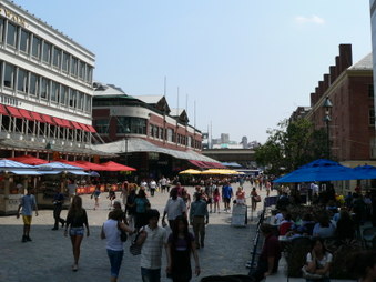 Old Fulton Street (various cafe's