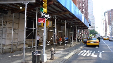 Broadway (ES - Leonard to Worth)