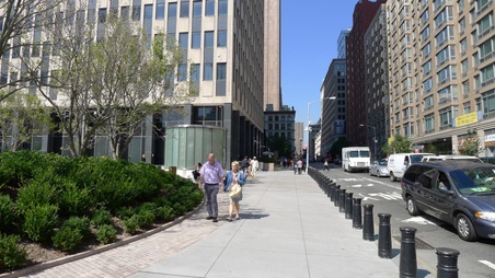 Worth St (SS - Broadway to Lafayette)
