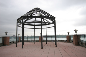 Enlarge photo 10