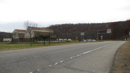 Thruway - Tandem Trailer Lot