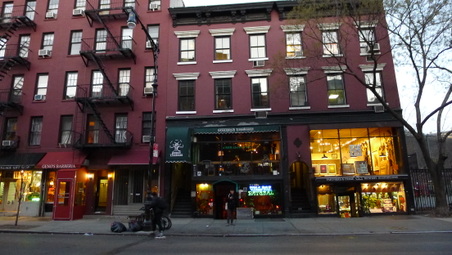 GREENWICH AVE @ CHARLES ST. (46 gw ave)