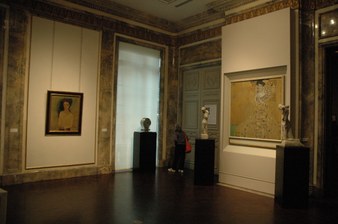 Enlarge photo 19