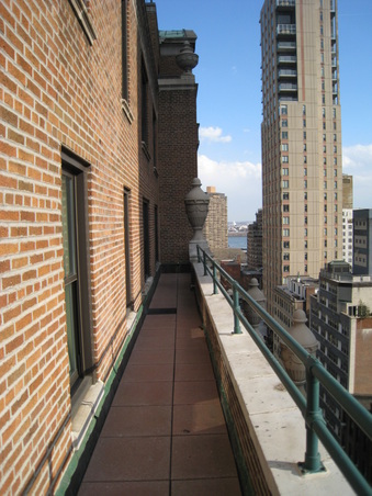 Enlarge photo 13