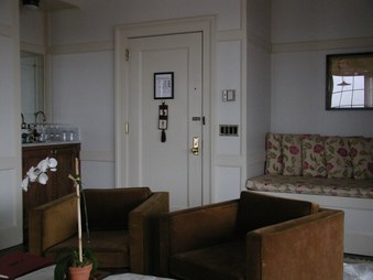 Enlarge photo 19