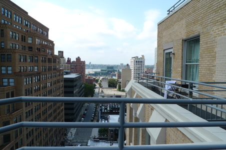Enlarge photo 33