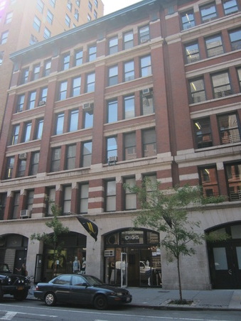 284 Lafayette St