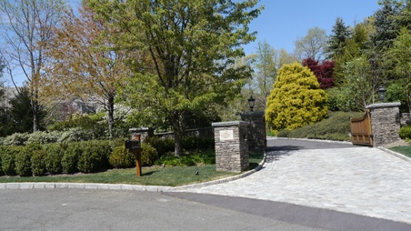 Enlarge photo 1
