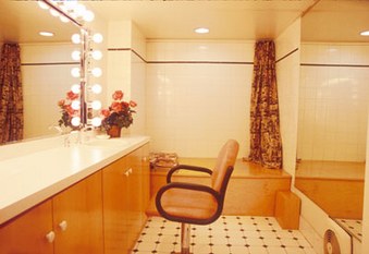 620 Broadway #2R 