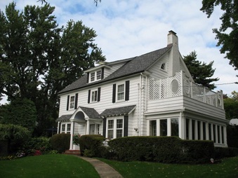 121 Hollywood, Douglaston Queens