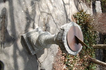 Sundial, Shakespeare's Garden
