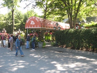 TAVERN ON GREEN
