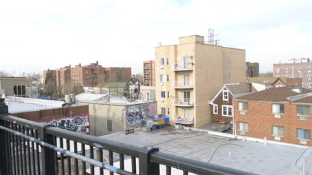 Enlarge photo 19