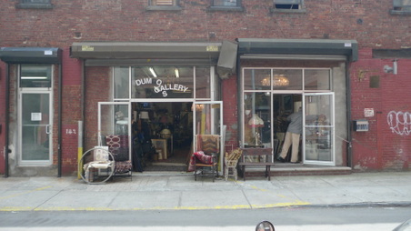 THRIFT STORE/VINTAGE STORE