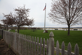 Enlarge photo 93
