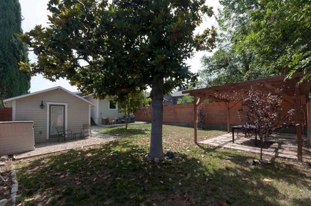 Enlarge photo 32